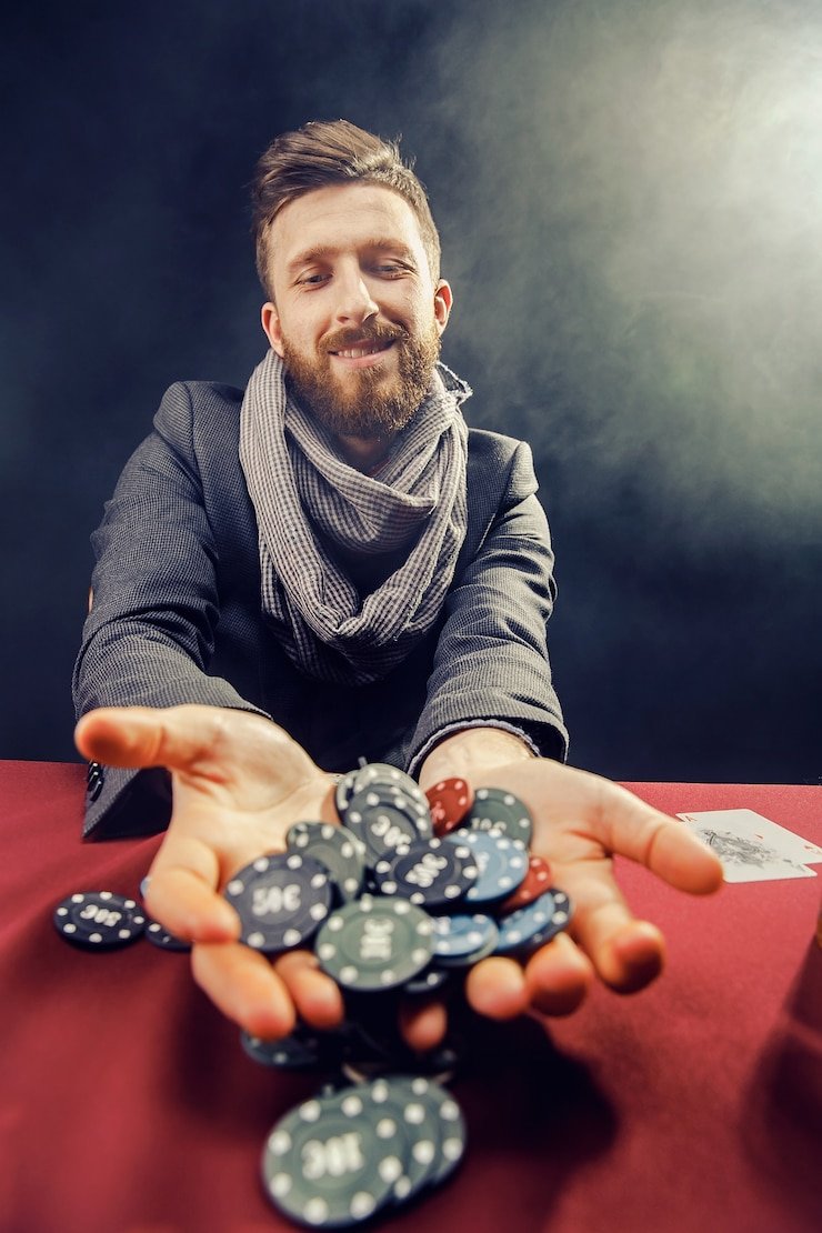 Teen Patti hand ranking display showing trio, straight flush, and payout structure