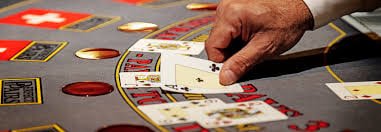 Lucky Twins live-dealer table at papua slot with dealer and multiple camera feeds